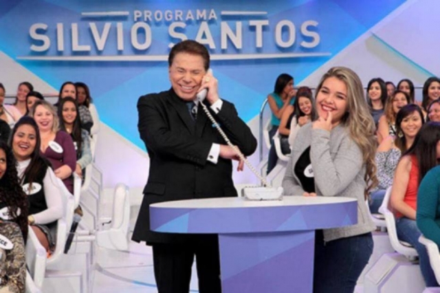 Silvio Santos anuncia que vai passar o comando do SBT para as filhas Daniela e Renata