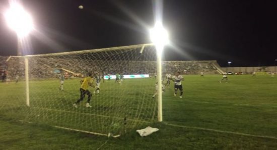 Botafogo-PB vence o Treze no Amigão e fica perto do título Paraibano
