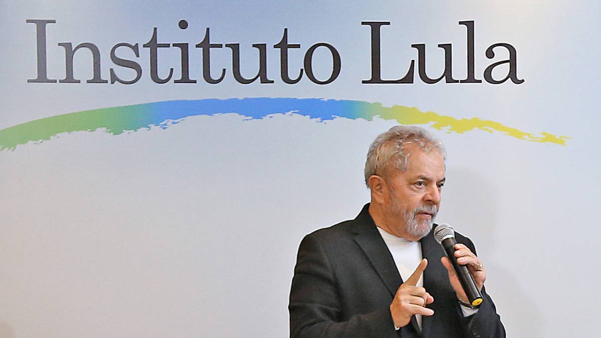 NO DIA DO DEPOIMENTO: Justiça suspende atividades do Instituto Lula