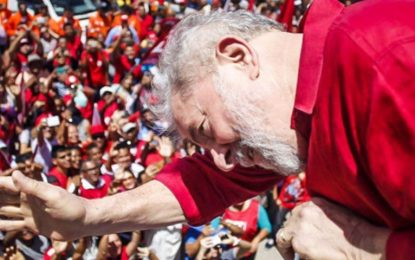 Lula compara-se a Mandela e diz que nunca roubou “um real”