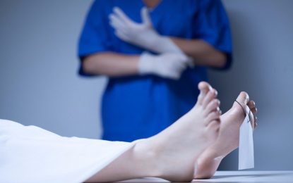 Enfermeiras são afastadas após admirarem genital de paciente morto