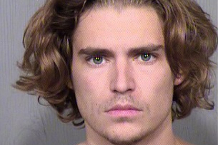Filho mais novo de Van Damme é preso após ameaçar amigo com faca