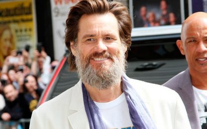 Jim Carrey reaparece dois anos após a morte da namorada