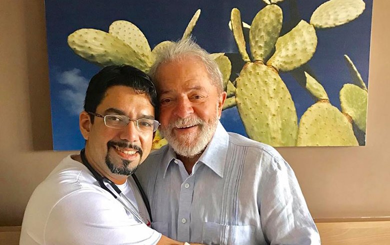 Médico que atendeu Lula durante caravana pelo NE afirma não dar bola para críticas