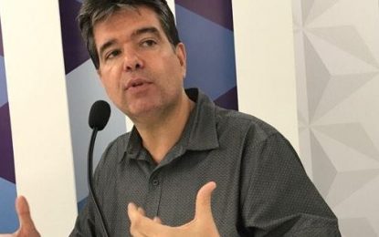 Ruy Carneiro pede ‘autocrítica’ no PSDB e aponta Cássio como ‘bom nome’ para liderança do partido