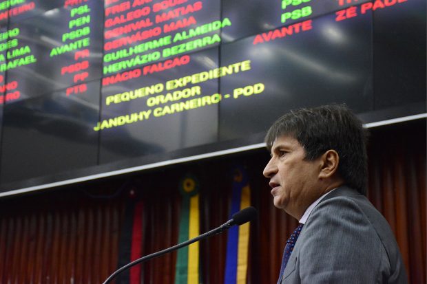 Janduhy Carneiro diz que a Paraíba é o estado que mais aumentou impostos no Brasil