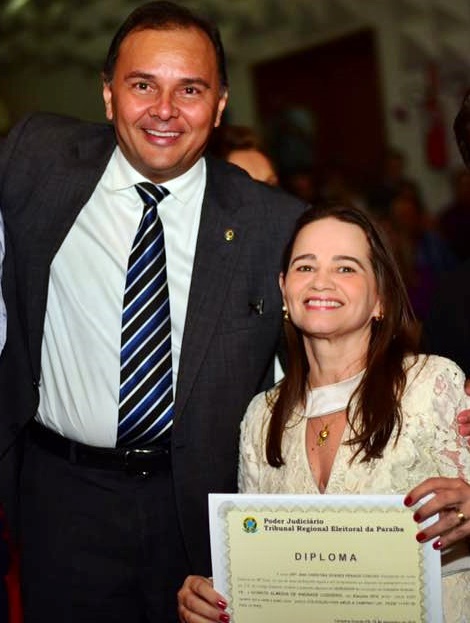 Sobrinho do deputado Manoel Ludgério recebe super salário na Câmara de CG