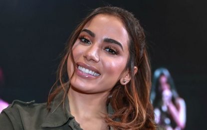 VEJA VÍDEO: Anitta debocha na web e fãs apontam indireta para Emilly e Mayla