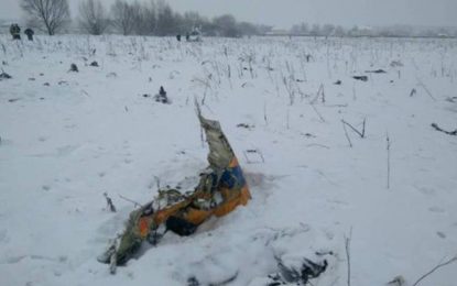 VEJA VÍDEO: Avião com 71 pessoas a bordo cai na Rússia