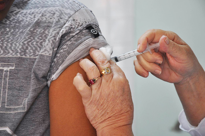 Metade dos jovens precisa se vacinar contra HPV e meningite na PB