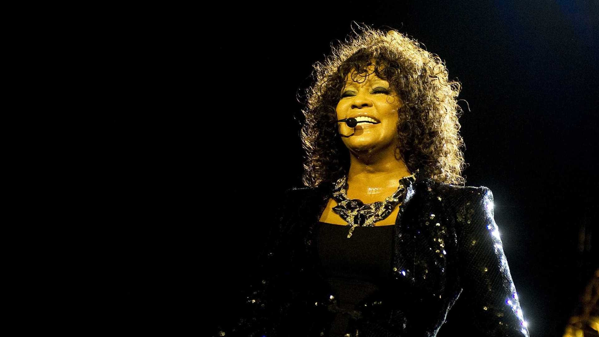 Documentário sobre trajetória de Whitney Houston ganha teaser; veja