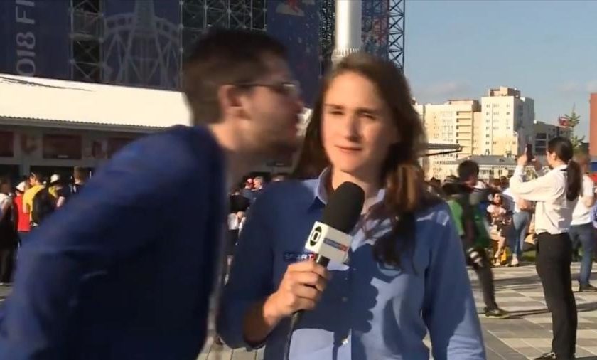 VEJA VÍDEO: Repórter da TV Globo é assediada neste Domingo durante transmissão ao vivo na Copa
