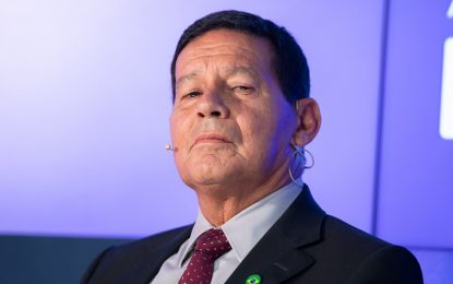 Cirurgia de Bolsonaro fará Mourão assumir o poder logo após a posse