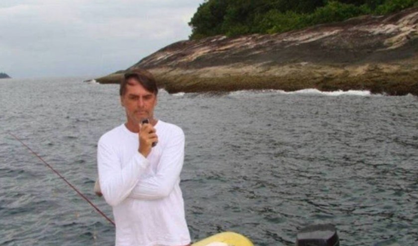 Ibama exonera servidor que multou Bolsonaro durante pescaria