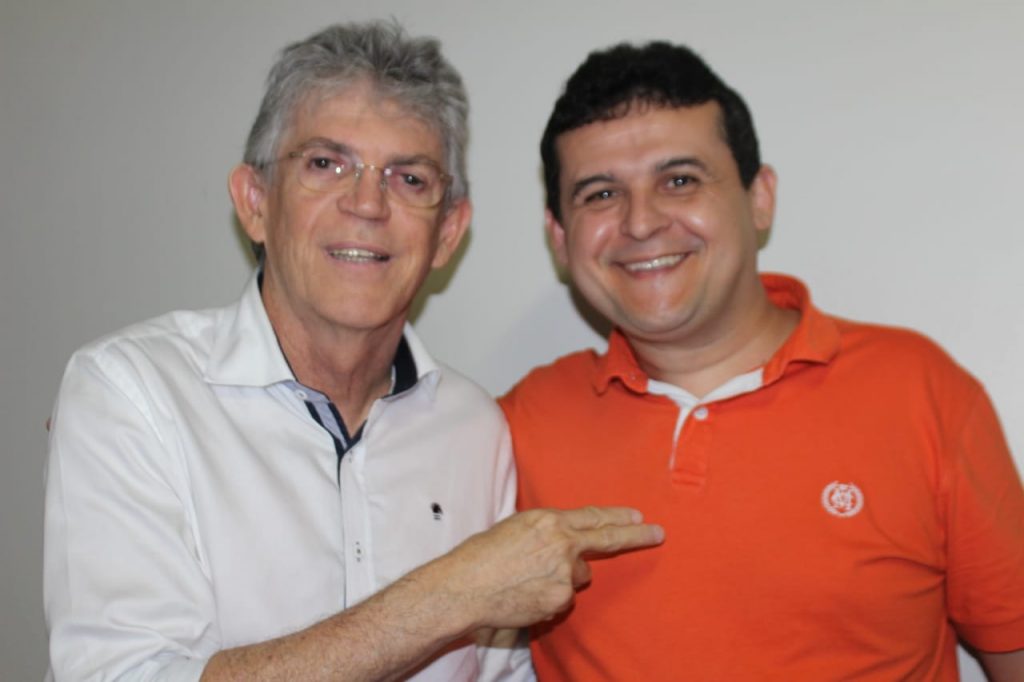 Girassol “raiz”, Célio Alves está com os dias contados no governo de João Azevedo