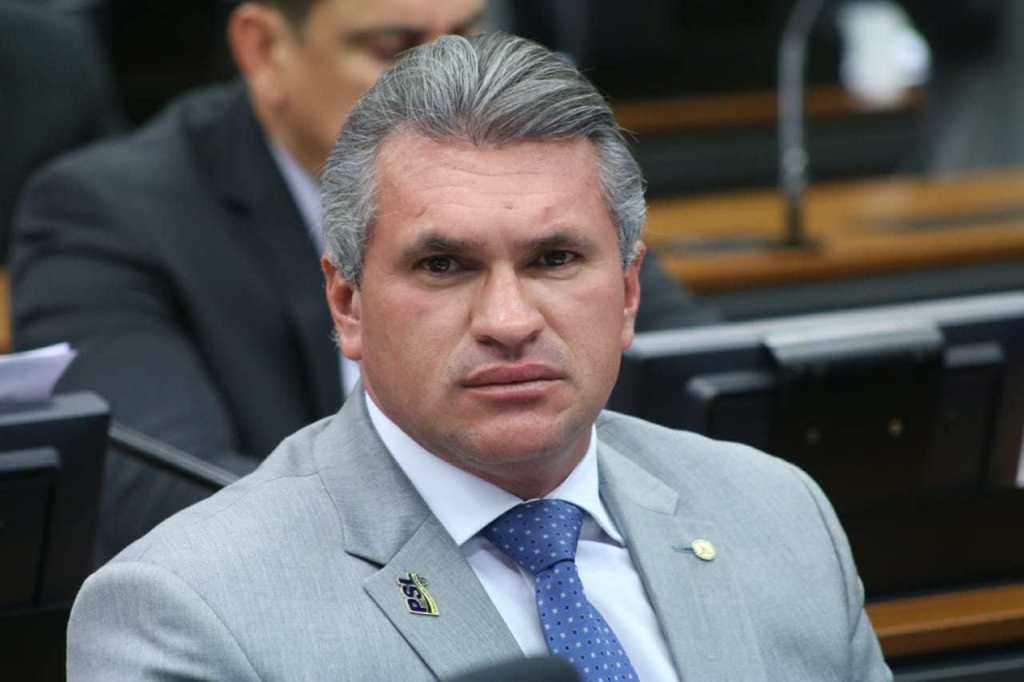 Julian Lemos garante armamento utilizado pelo FBI para as policias da Paraíba