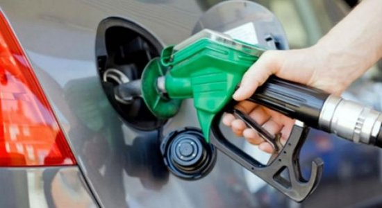QUEDA: Preço da gasolina é reduzido nas refinarias a partir desta quarta-feira