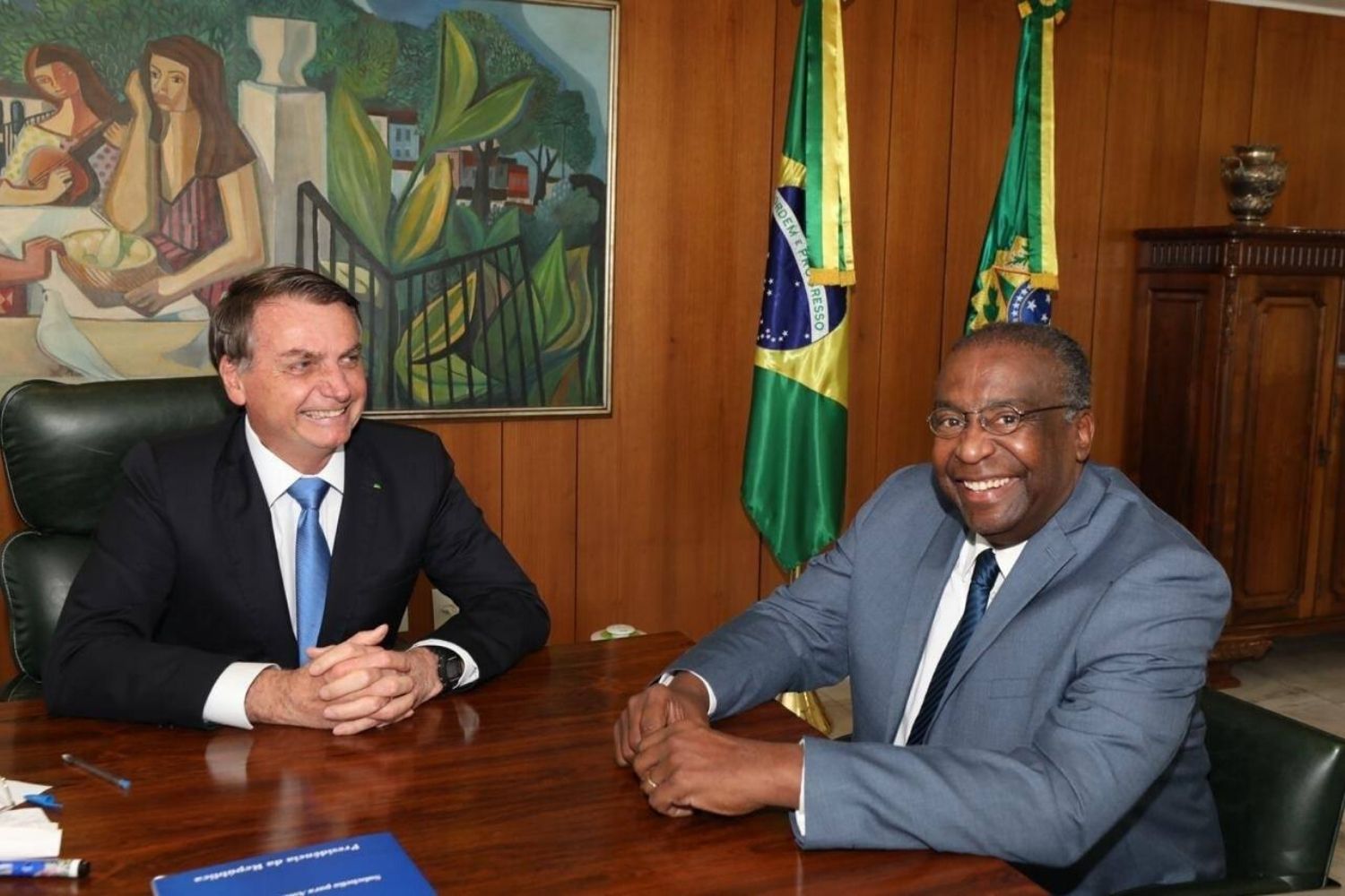 Bolsonaro anuncia professor Carlos Alberto Decotelli como novo ministro da Educação