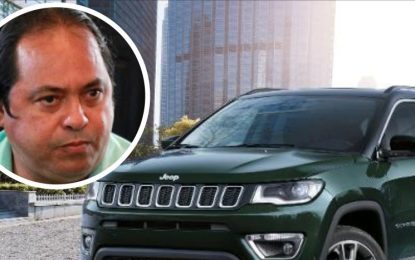 VÍDEO: Enquanto Lucena sofre sem infraestrutura e com salários atrasados, prefeito Marcelo Monteiro gasta R$ 18 mil com aluguel de carro de luxo em apenas 3 meses