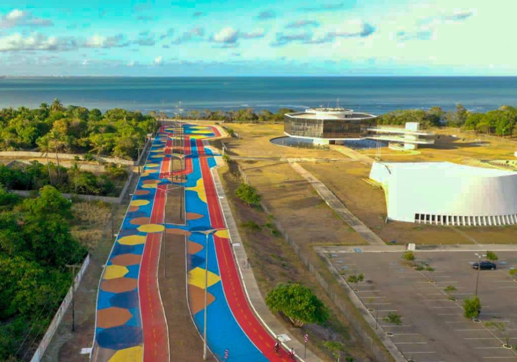 Cartaxo pintou o asfalto da Estação Ciência e diz que fez um parque linear