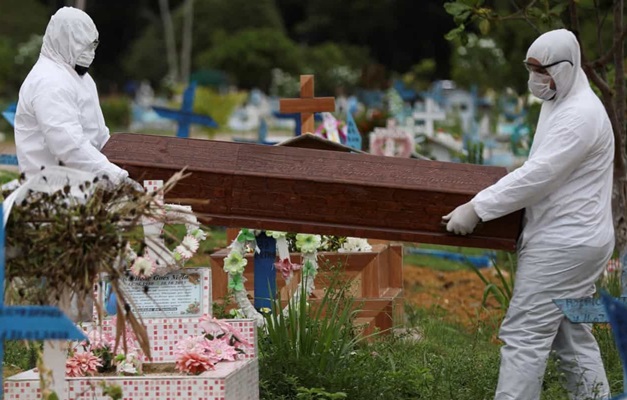 TRAGÉDIA SANITÁRIA: Brasil atinge marca de 400 mil mortes pela Covid-19