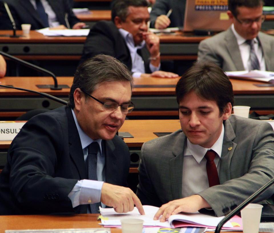 Questionado sobre os nomes da oposição para o Senado, Pedro cita Cássio e Nilvan