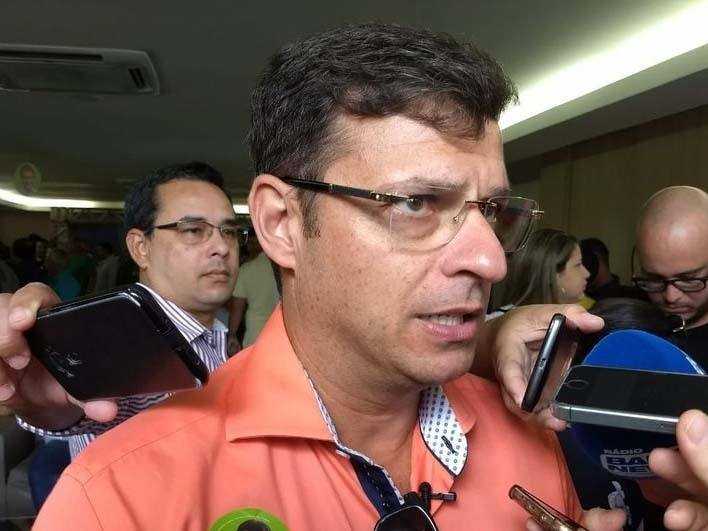 6 meses após ser flagrado comprando votos, prefeito de Cabedelo ainda não foi denunciado pelo Ministério Público