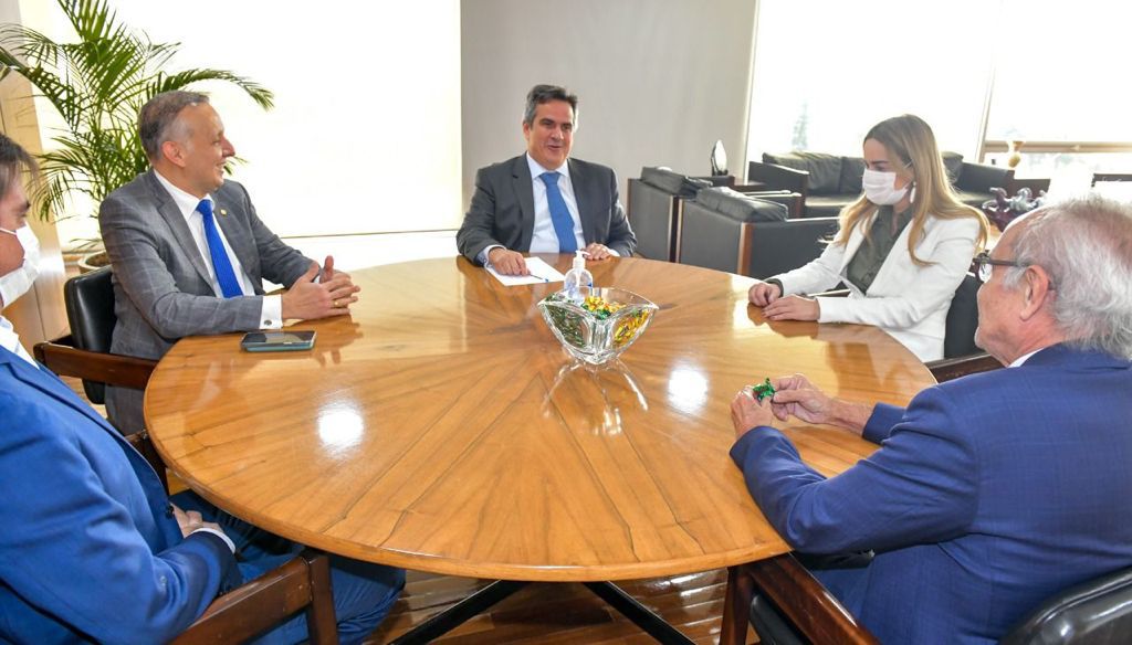 Cícero se reúne com ministro da Casa Civil em busca de recursos para a Capital