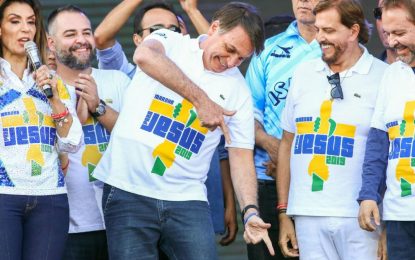 Crise econômica afasta evangélicos de Bolsonaro e nem “Deus” salva governo