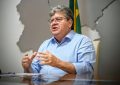 João Azevêdo acusa adversários de tentar ‘tumultuar’ relação com policiais militares