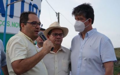 Durante inauguração em Natuba, Ruy recebe apoio do prefeito Linsinho ao projeto de reeleição