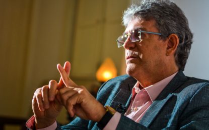Decisões políticas de Kássio Nunes prejudicam recurso de Ricardo Coutinho no STF