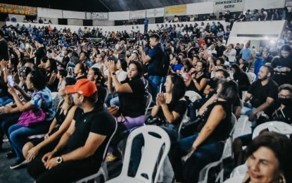 Ao lado do prefeito Major Sidnei, Julian Lemos reúne multidão em Sapé