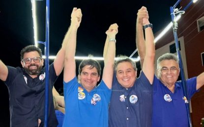 Ao lado de Jarques Lúcio, Márcio Roberto e Murilo Galdino, Efraim realiza carreata histórica em São Bento