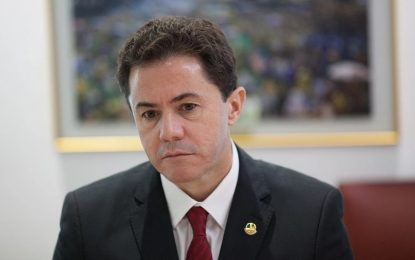 Desesperado, Veneziano quer impedir João Azevedo de usar a imagem de Lula