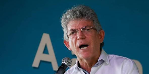 Direção nacional do PT já pressiona Ricardo Coutinho a desistir