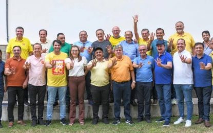 Vereadores da base de Cícero se reúnem com João Azevedo