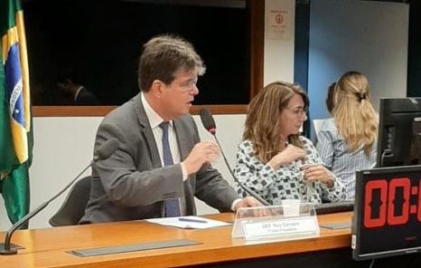 Ruy preside reunião da PEC da Enfermagem e sugere audiência com Ministro Barroso do STF