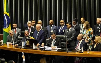Em discurso de posse, Lula defende TSE, critica discurso de ódio de Bolsonaro e foca em união e reconstrução do país