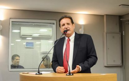 Hervázio Bezerra apresenta PEC alterando parâmetro da lei dos espigões e deixa Cartaxo sem argumento