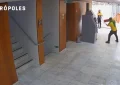 8/1: golpista tenta arrombar caixas eletrônicos e depois quebra câmera; vídeo