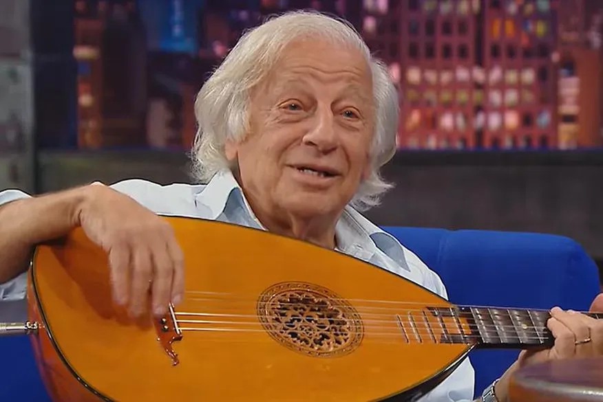 Juca Chaves, compositor e humorista, morre aos 84 anos na Bahia.