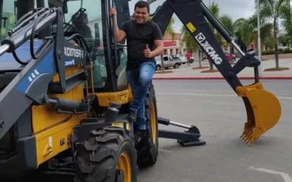 Agricultores de Barra de São Miguel agradecem ao senador Efraim Filho pelo investimento na região