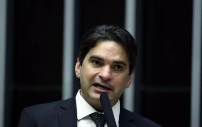 Murilo Galdino vota favorável à MP que recria Bolsa Família e destaca relevância social do programa