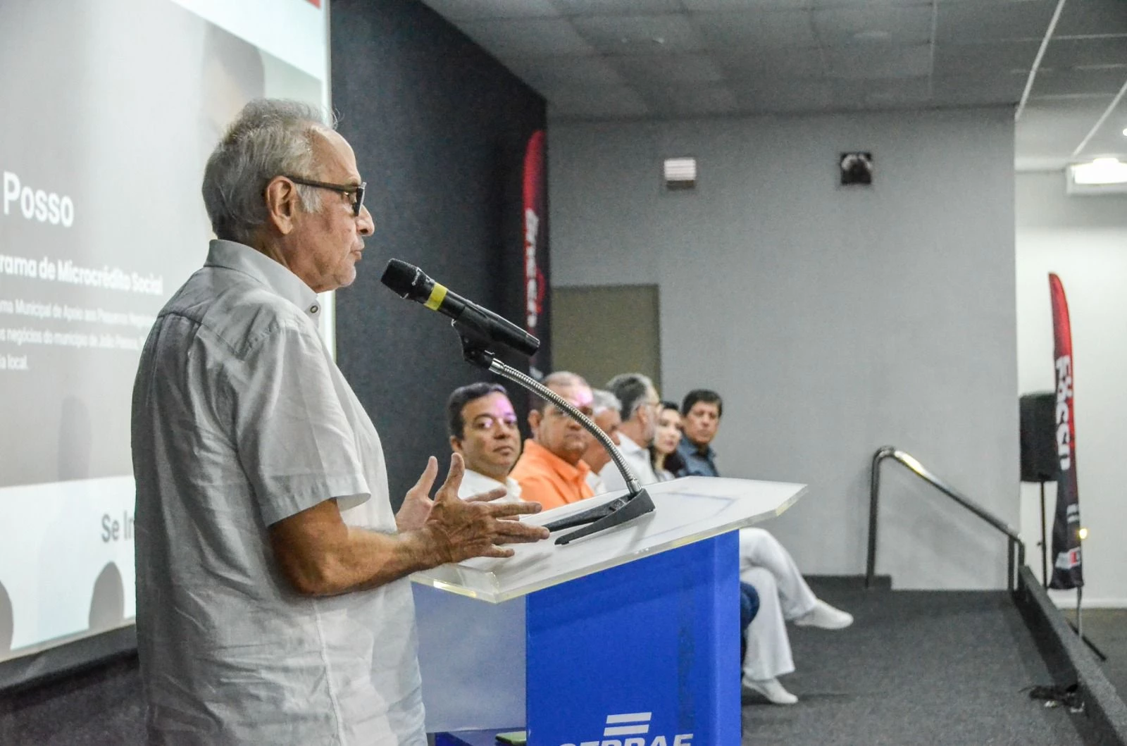 Cícero Lucena entrega mais 92 certificados a empreendedores contemplados pelo ‘Eu Posso’