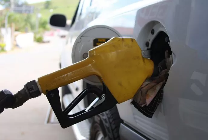 Petrobras aumenta R$ 0,41 no preço da gasolina e R$ 0,78 no diesel