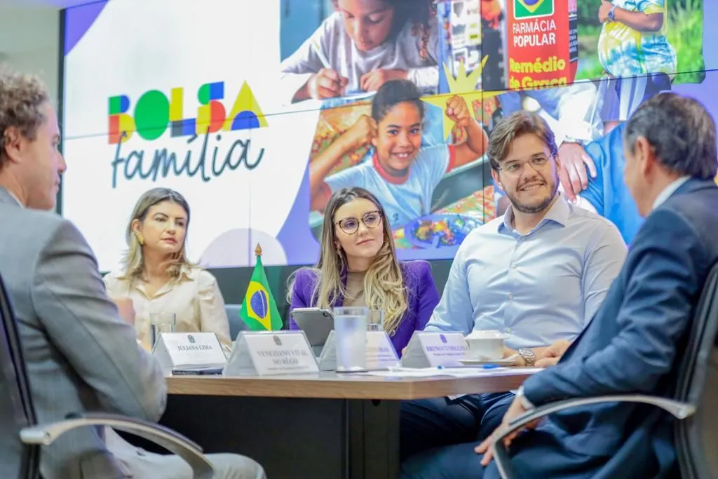 Veneziano e Bruno se reúnem com ministro Welligton Dias para ampliar restaurantes populares e outras ações sociais em Campina Grande