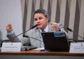 Efraim destina mais de R$ 6 milhões para a saúde, educação e infraestrutura na Paraíba