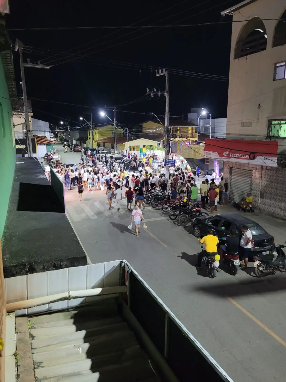 Sem apoio popular, Leo Preguiça junta meia dúzia de gato pingado em protesto contra a cassação