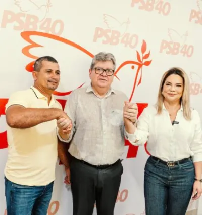 CONDE: Ao lado de João Azevêdo, prefeita Karla Pimentel anuncia agricultor Roga Cabral do PSB como vice